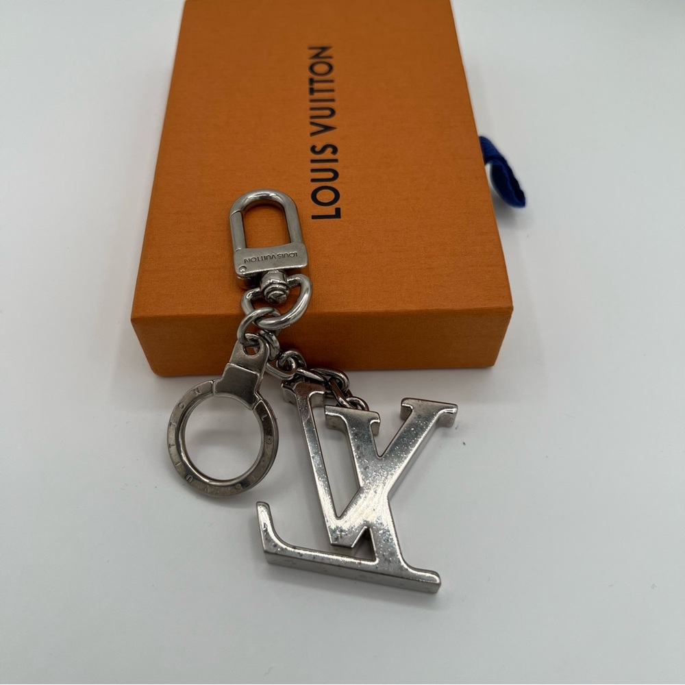 Louis Vuitton keychain/Charm in box - Picture 6 of 6